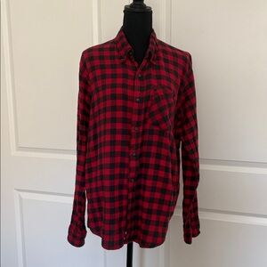Jackson Hole‎ Red and Black Buffalo Plaid Flannel Button-Up Shirt